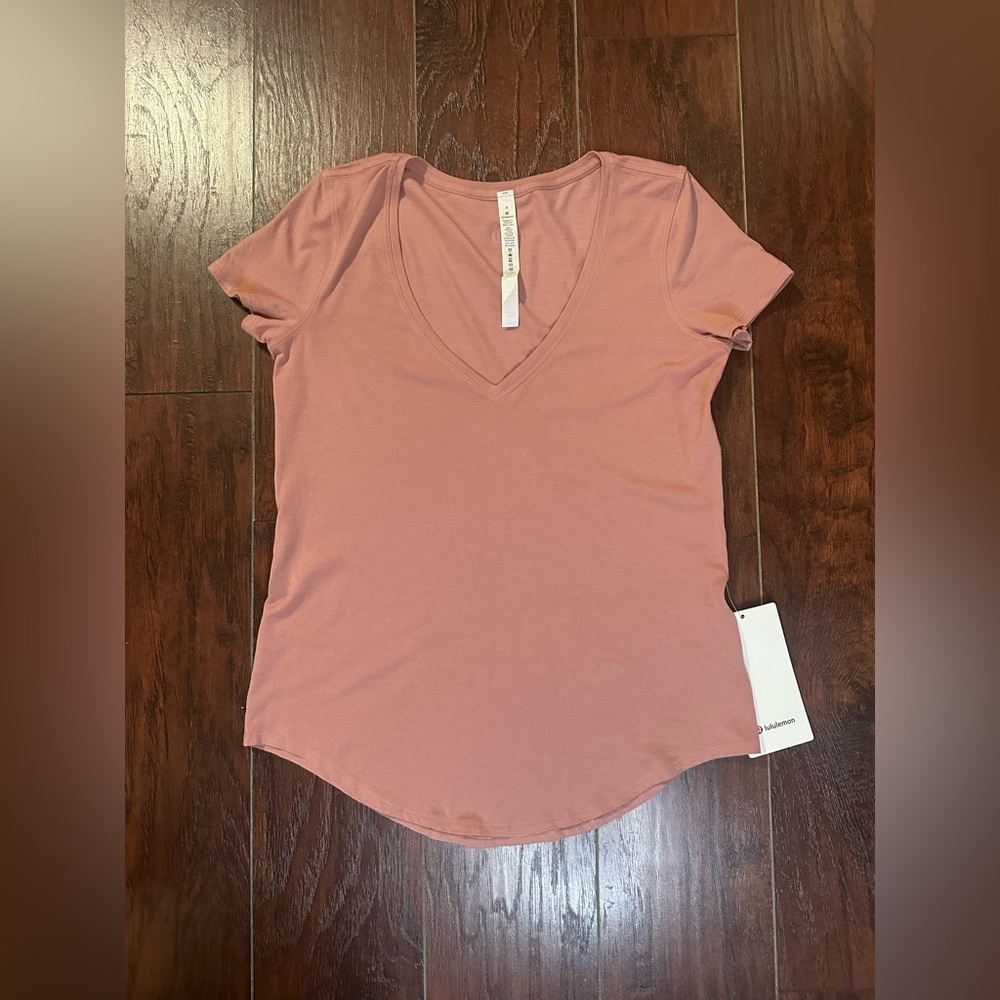 Lululemon Love Tee V Size 4  Cinder Rose